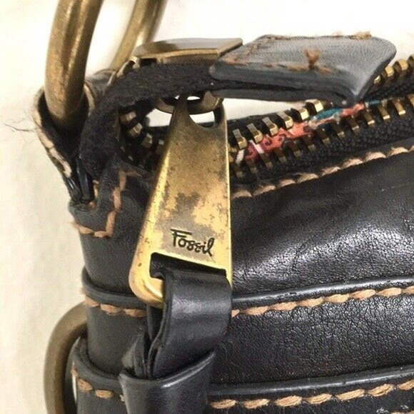 Fossil black classic leather shoulder bag women's EUC pre-owned 12" x 7.5" x 3" - Picture 4 of 8